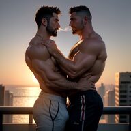1. Zwei muskulöse Kerle in Jogginghosen stehen auf dem Balkon eines Hochhauses und sehen sich tief in die Augen.